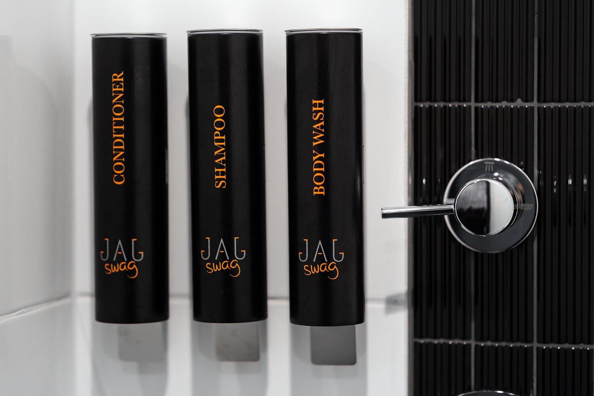 Jag Boutique Hotel セントジョンズ エクステリア 写真